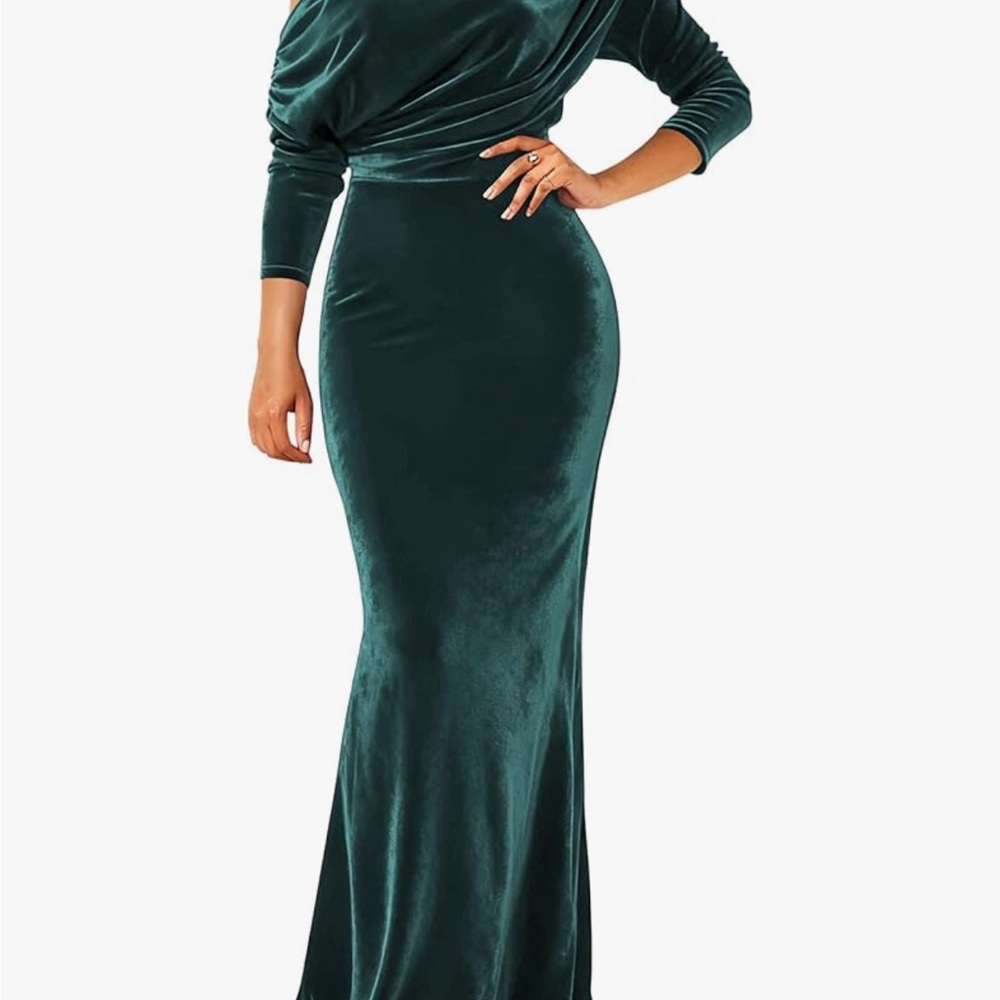 Elegant Green Velvet Evening Gown